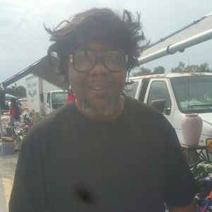 Meet your Posher, Kenneth